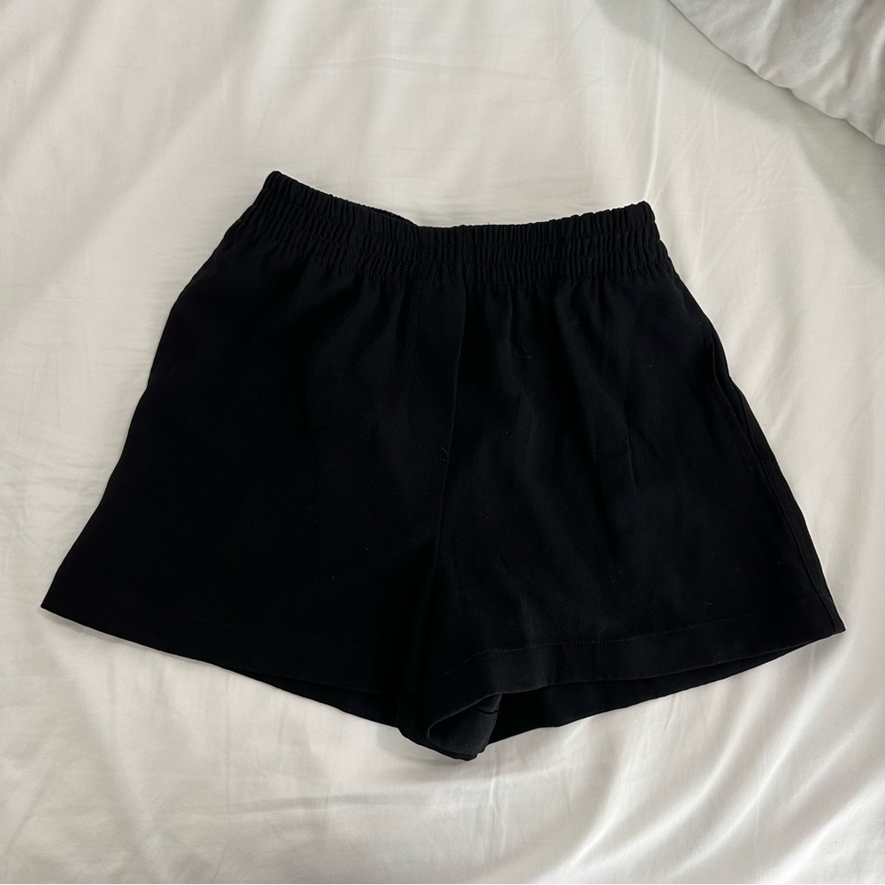 Aritzia Babaton black 2XS shorts